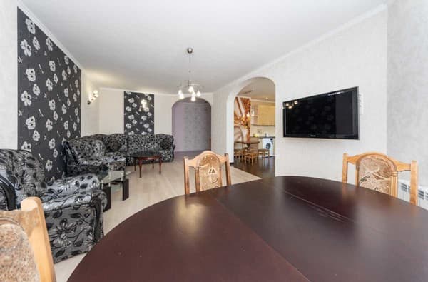 Квартира 3-комнатная на Позняках