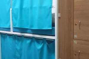 Хостел 777 метро Дарница. Место в мужском 10-местном номере 1,2 ярус 3