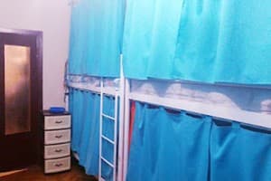 Хостел 777 метро Дворец Украины. Место в общем 8-местном номере  1