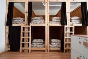 Хостел А1. Место в общем 12-местном номере  1