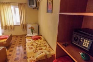 Мини-отель АкунаМатата. Стандарт 4-местный  четырехместный номер 2