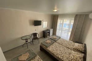 Пансионат Аквамарин. Стандарт трехместный в корпусе №3 1