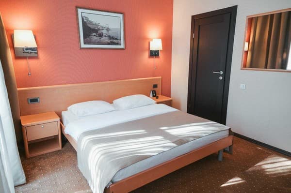 Александровский 21