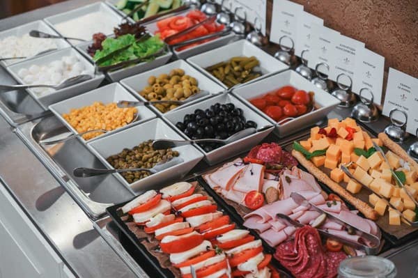 Александровский 37