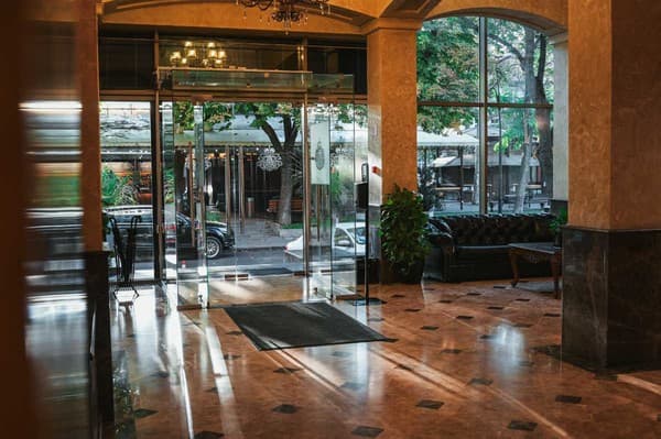 Александровский 23