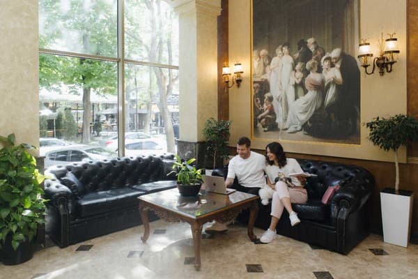 Александровский 35