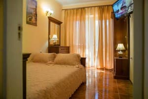 Мини-отель Алладин. Стандарт трехместный с балконом 1