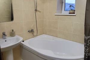 Квартира Апартаменти на Андрея Первозванного. Люкс 4-местный  4