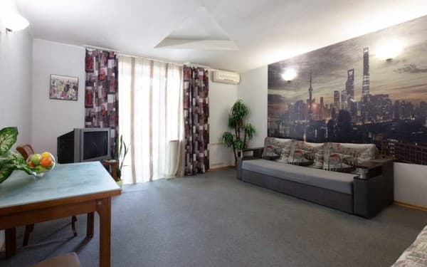 Apartment on Naukova 5