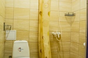 Готель Апельсин. Стандарт тримісний з балконом 7