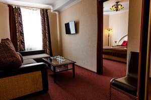 Отель Арго. Люкс 4-местный двухкомнатный 2