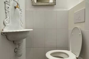 Апарт-отель Arsenalna Apartments. Люкс трехместный  10