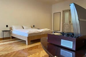 Апарт-отель Arsenalna Apartments. Люкс трехместный  5