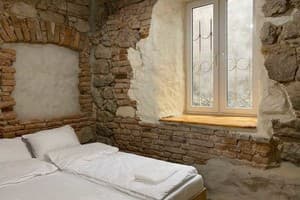 Апарт-отель Arsenalna Apartments. Люкс трехместный  6