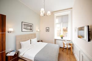 Art Deco Central Rooms 16