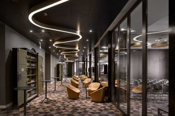 BANKHOTEL art-congress hall 7