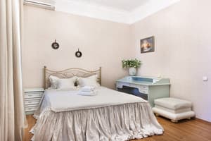 Апарт-отель Бассейная. Стандарт 6-местный Бирюзовый (трехкомнатный) 1