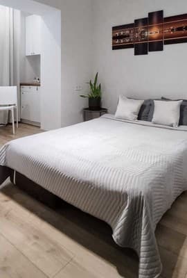 Квартира Белая студия рядом с Южным вокзалом