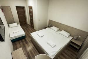 Отель Белый квадрат. Стандарт трехместный  1