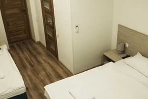 Отель Белый квадрат. Стандарт трехместный  5