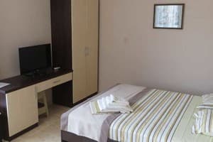 Парк-отель Березка. Коттедж 4-местный 2+2 двухкомнатный (комнаты раздельные) 1