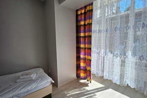 Біля Замку 20