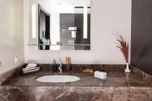 Отель Blue Mare Residence. Люкс двухместный с балконом с видом на море 3