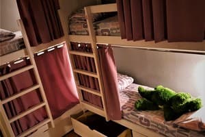 Хостел Булгакоff. Место в женском 10-местном номере  1