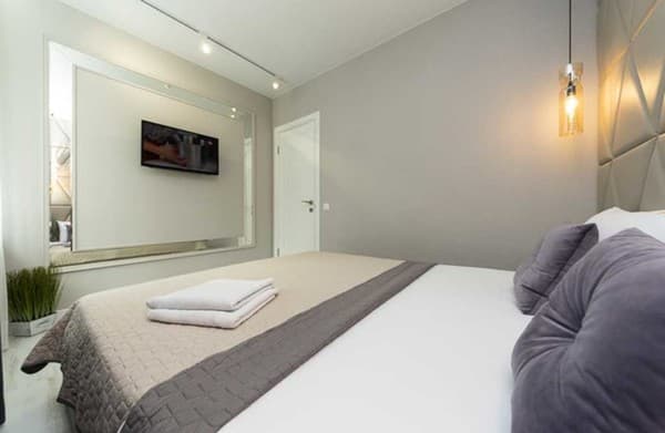 Бульвар Леси Украинки 24 1