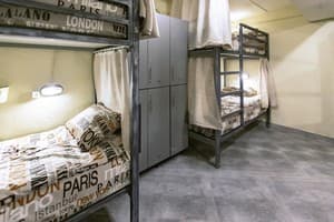Хостел Bunker Hostel. Место в женском 8-местном номере  4