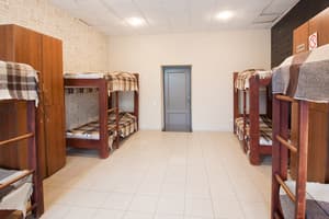 Хостел Центр . Место в общем 8-местном номере  9