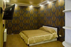 Отель Центральная усадьба. Люкс 4-местный  1