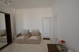 Мини-отель Черноморский. Люкс 4-местный Однокомнатный  (5-этажный корпус) 8,12  5