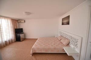 Мини-отель Черноморский. Люкс 4-местный двухкомнатный 1