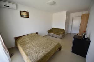 Мини-отель Черноморский. Стандарт трехместный Однокомнатный  (3-этажный корпус) 4