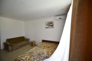 Мини-отель Черноморский. Улучшенный 4-местный Однокомнатный  (3-этажный корпус)№ 15,23 3