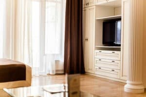 Corona Hotel&Apartments  11