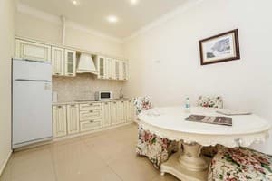 Отель Corona Hotel&Apartments . Люкс трехместный  5