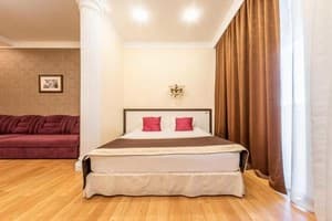 Отель Corona Hotel&Apartments . Люкс трехместный  1