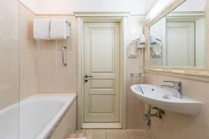 Отель Corona Hotel&Apartments . Улучшенный двухместный  6