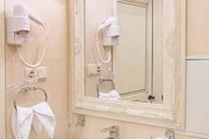 Отель Corona Hotel&Apartments . Улучшенный двухместный  5