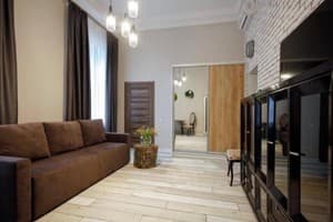 Квартира D5 Apartments. Апартаменты 4-местный современна история 1