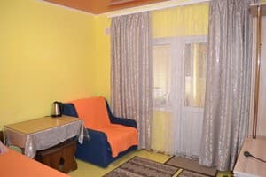 Отель Dacha Solnce. Трехместный номер 7