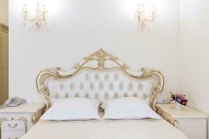 Отель De Versal. Полулюкс двухместный с кроватью размера King size 1