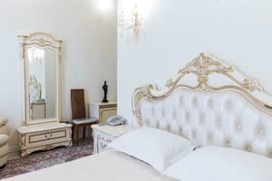 Отель De Versal. Полулюкс двухместный с кроватью размера King size 2