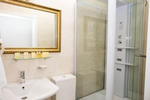 Отель De Versal. Стандарт двухместный с кроватью размера King size 7