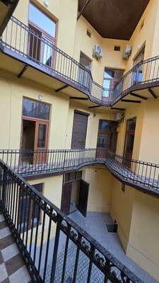 DeMar Apart Central 10