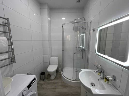 DeMar Apart Central 5