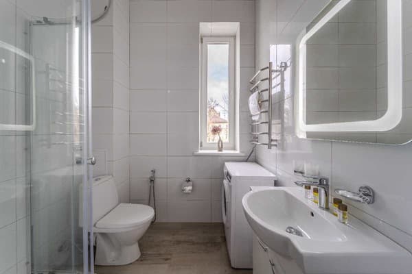 DeMar Apart Central 40