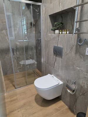 DeMar Apart Vakarchuka 11